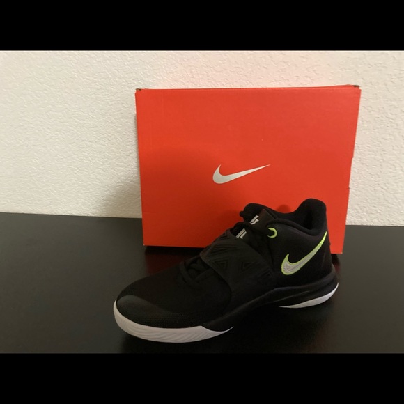 NEW NIKE KYRIE FLYTRAP III (GS) SIZE 4.5 5.5 6 6.5  BQ5620001 AUTHENTIC KIDS - Picture 10 of 16